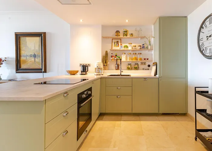 Newly Renovated With Amazing View *