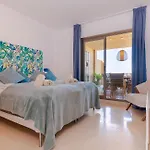 Newly Renovated With Amazing View Εστεπόνα
