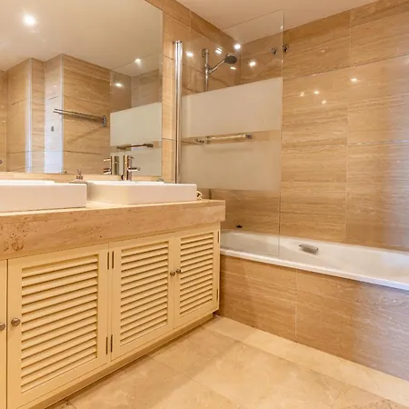 Apartment Newly Renovated With Amazing View *