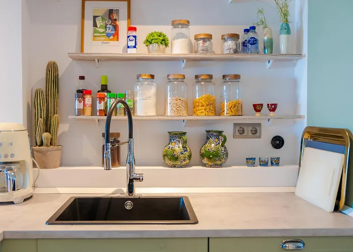 Апартаменти Newly Renovated With Amazing View