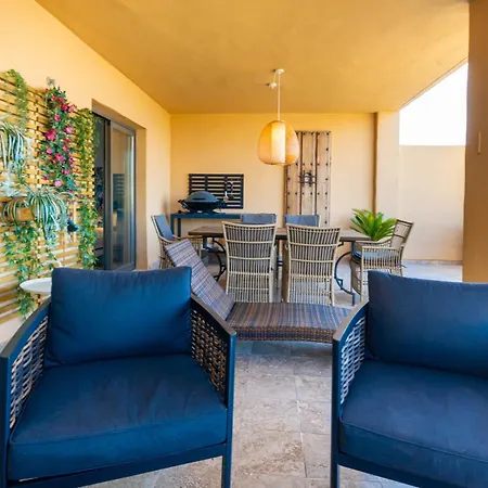 Newly Renovated With Amazing View Lejlighed