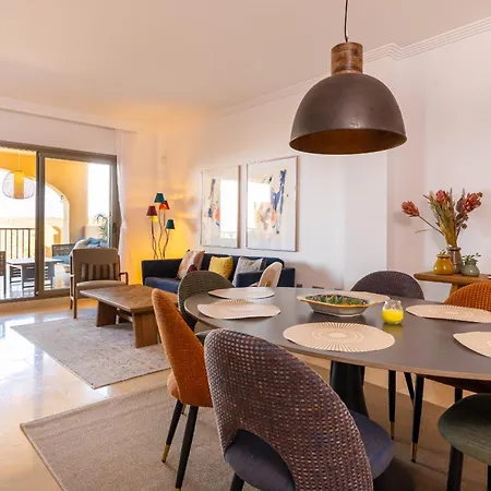 Lejlighed Newly Renovated With Amazing View Estepona
