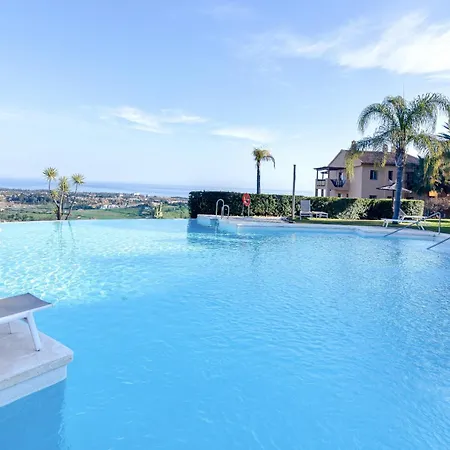 Newly Renovated With Amazing View Lejlighed