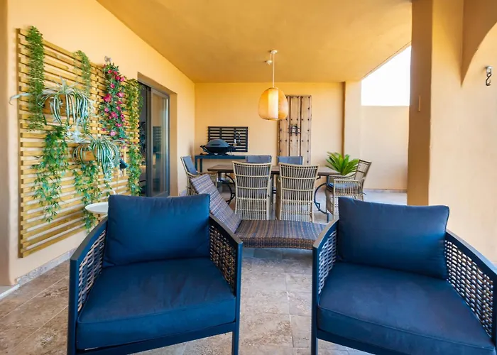 Newly Renovated With Amazing View דירה