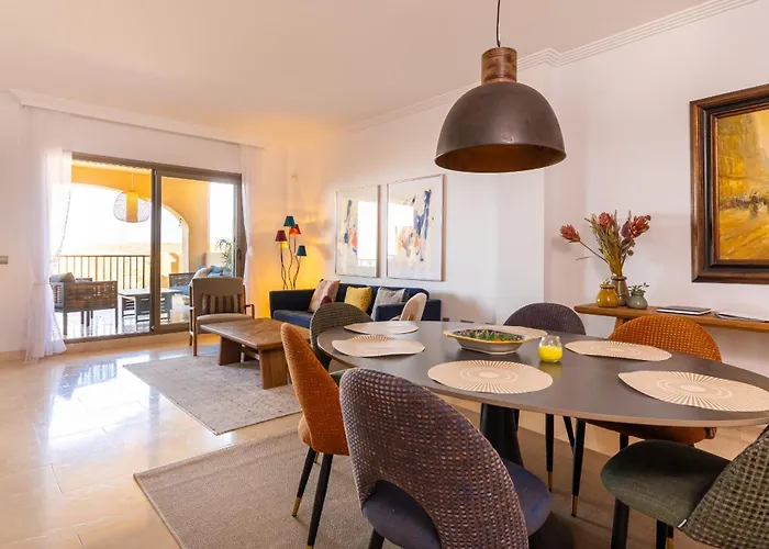 דירה Newly Renovated With Amazing View אסטפונה